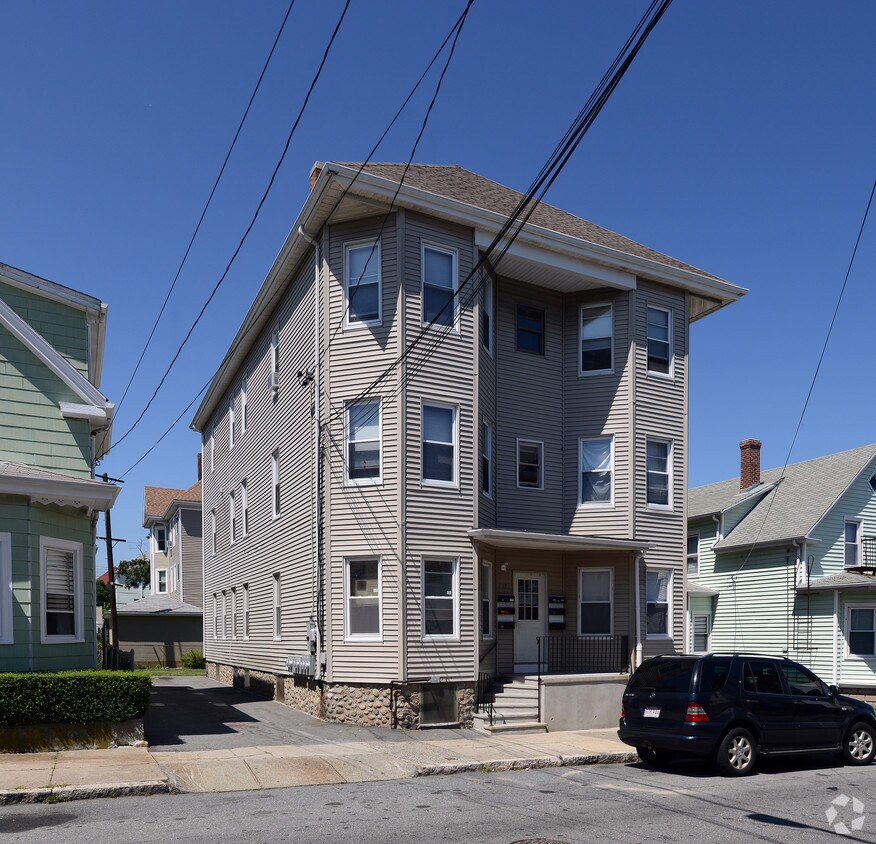Primary Photo - 157 Collette St
