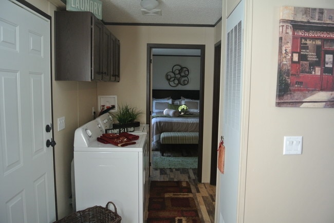 Washer Dryer - 8800 S Harlem Ave