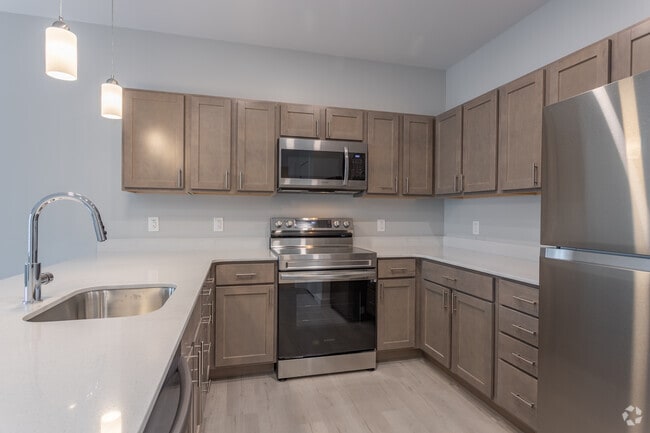 Building Photo - Franklin West Building Photo - Franklin West