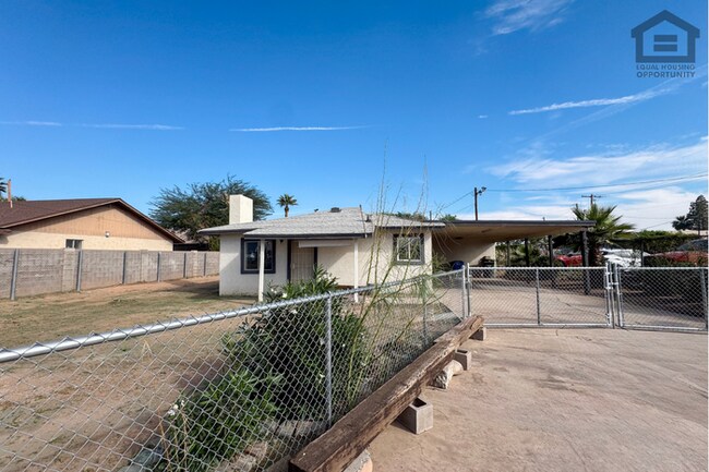Building Photo - 2Bed/1Bath House at McDowell/32nd St! Move-In Ready on 10/08/2026! – NO HOA!