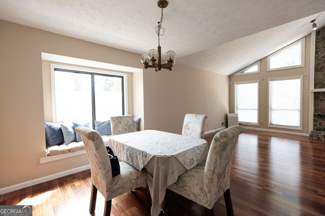 Foto del edificio - 3510 Yarmouth Hill