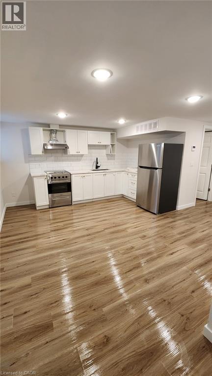 Building Photo - 30 Stirton St