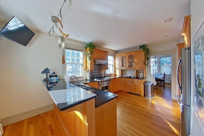 Foto del edificio - 27 Cranston Ave