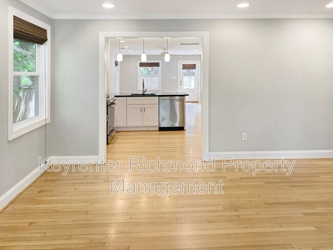 Foto del edificio - 4809 Leonard Pkwy