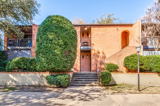 Photo - 570 Avenue J Ave Apartment