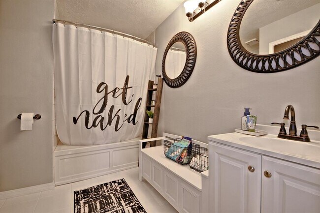 Foto del edificio - 29014 Waltham St