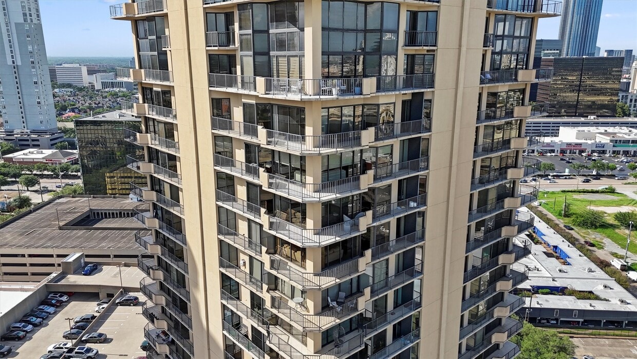 Building Photo - 3350 McCue Rd