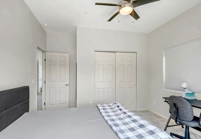 Building Photo - 4220 N Montezuma Ave