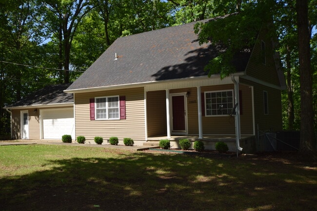 Building Photo - 16605 Janet Dr