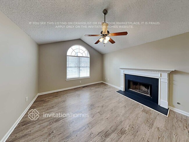 Foto del edificio - 101 Brandon Woods Cir