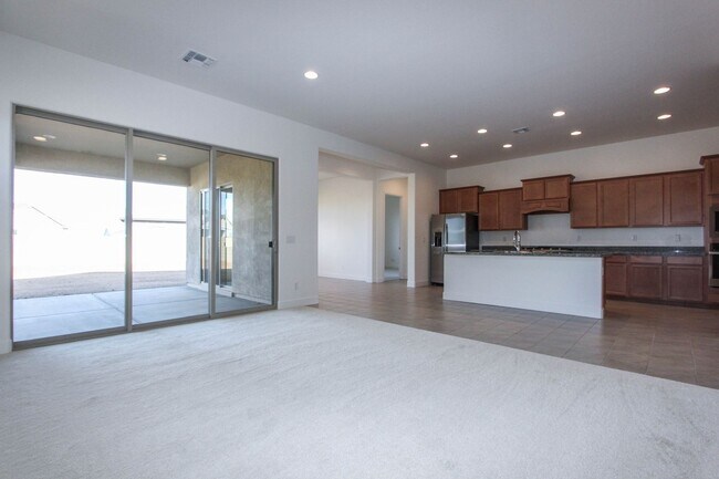 Foto del edificio - 3 bed 2 bath in Pronghorn Ranch