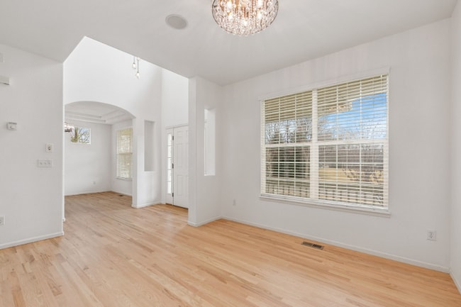 Building Photo - 5309 Cinquefoil Ln