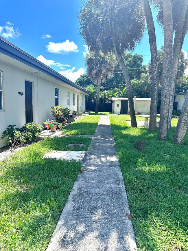 Building Photo - 9326 Sunrise Dr