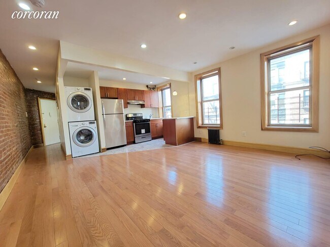 Building Photo - 600 W 139th St