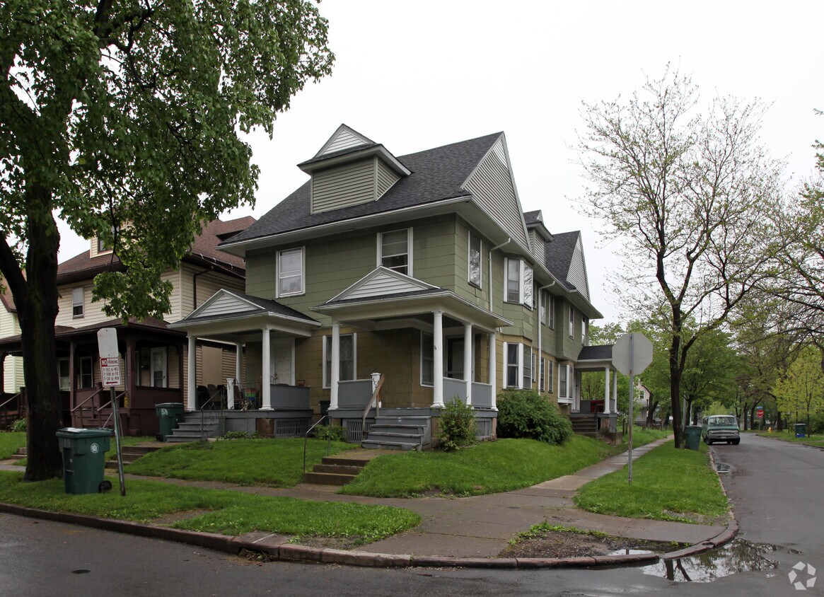 Primary Photo - 570-572 Hayward Ave