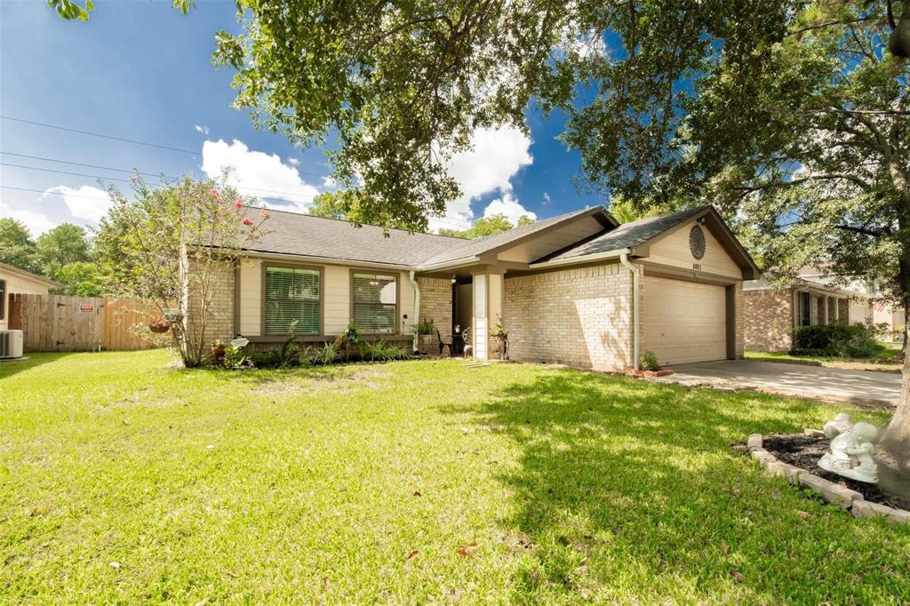Foto principal - 8003 Goldengrove Dr