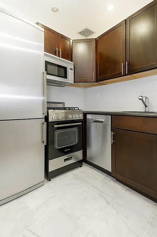 Foto del edificio - 324 W 14th St