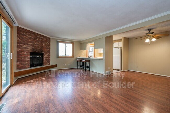 Building Photo - 819 Elliott St