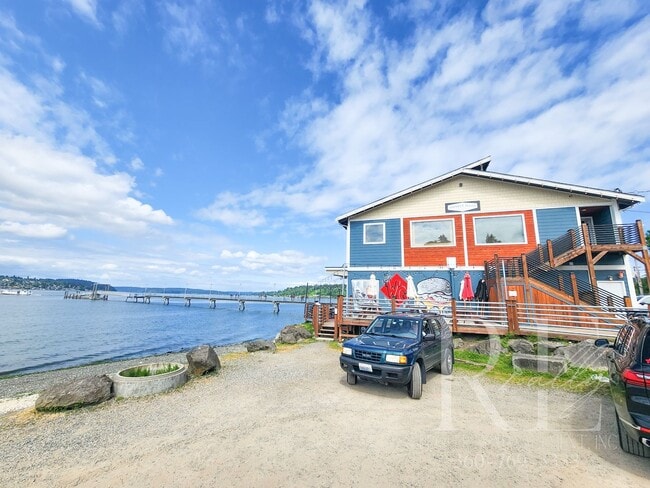 Building Photo - Fully Remodeled: 5 min Walk to Annapolis Foot Ferry