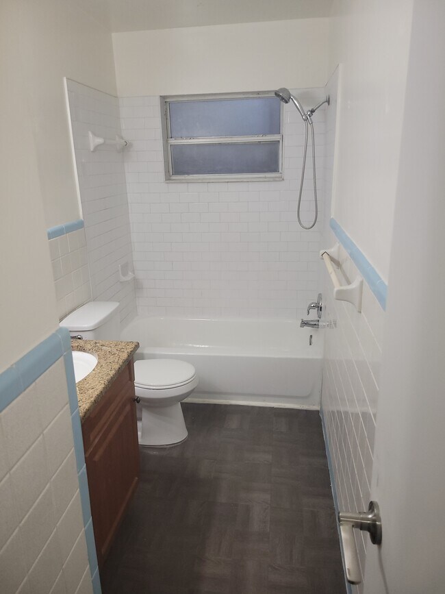 Foto del edificio - 230 37th Ave SE