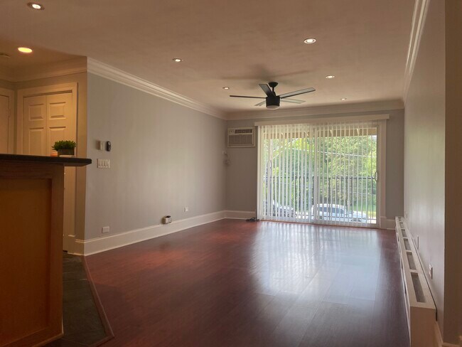 Photo - 16W535 79th St Apartment