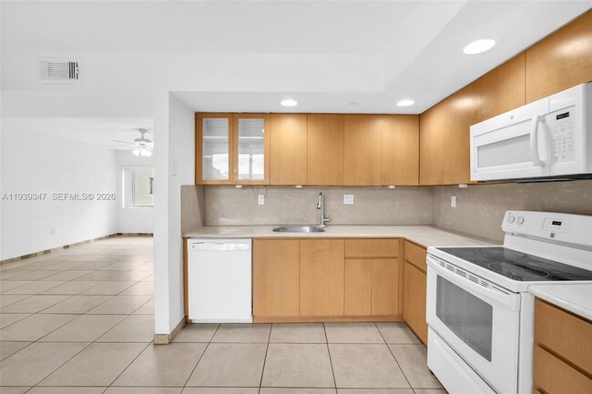 Foto del edificio - 8540 SW 133rd Avenue Rd