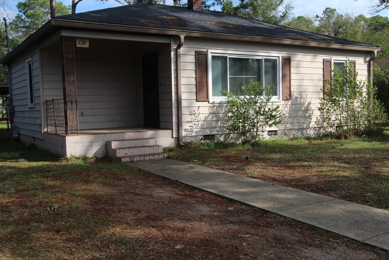 1707 W Lincoln Ave, Albany, GA 31707 House Rental in Albany, GA