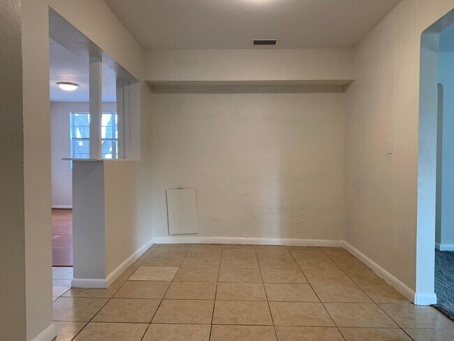Foto del edificio - 3 Bedroom 2 Bath with Large Bonus Room