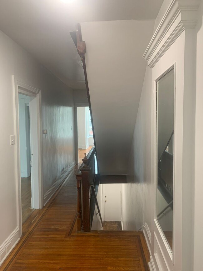 Foto del edificio - 2nd Floor Apartment West End York City