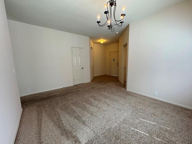 Building Photo - 172 Spruce Dr