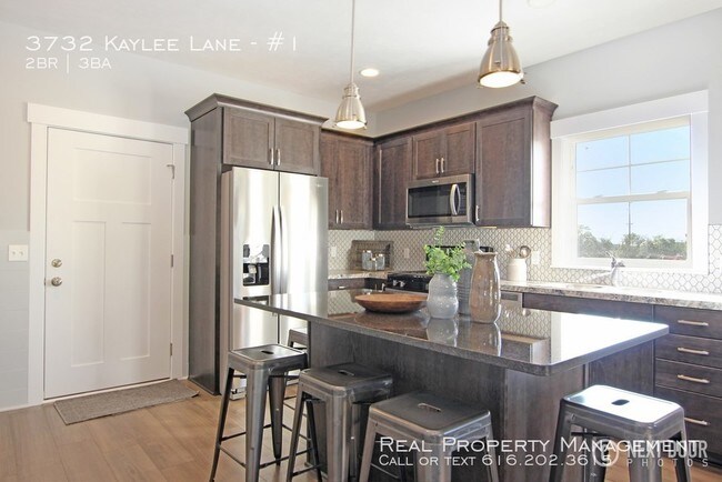 Building Photo - Gorgeous Brand New Townhomes!!!