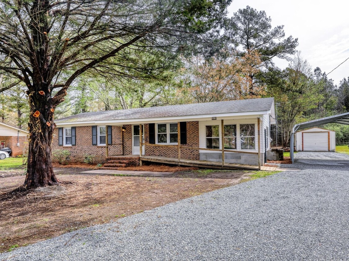 Primary Photo - 3 bedroom 1 bath home for rent in New Bern