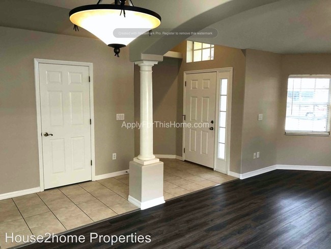 Building Photo - 15415 Lake Bella Vista Dr