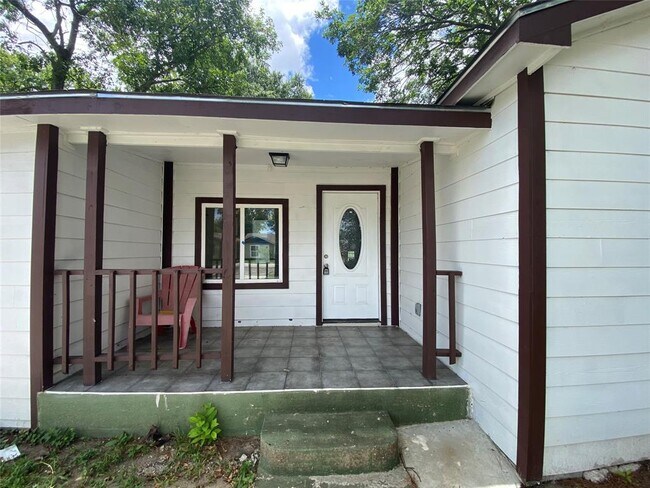 Building Photo - 4411 Buena Vista St