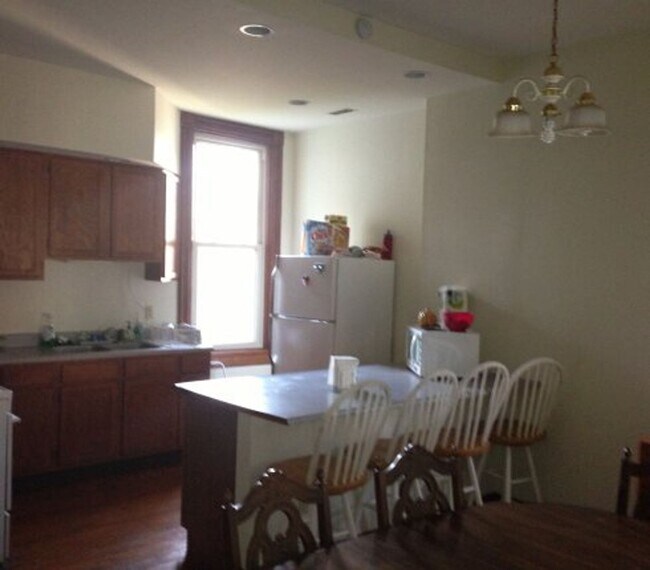 Foto del edificio - 2643 Bellevue Ave