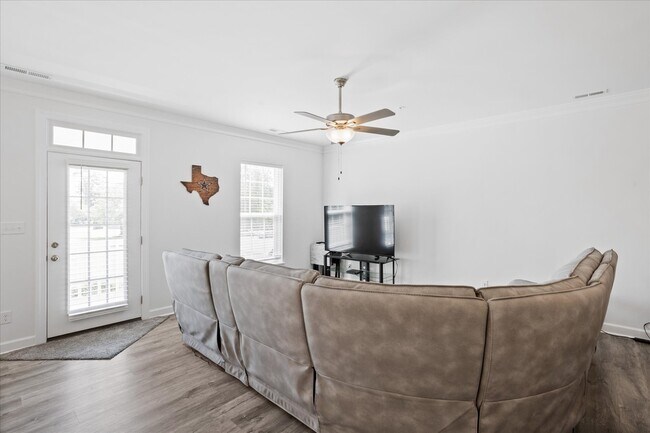 Foto del edificio - 208 Laydon Way