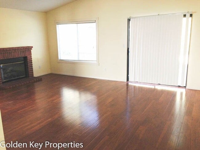 Building Photo - 2BR/2BA Single Level home in Vista Sandalw...