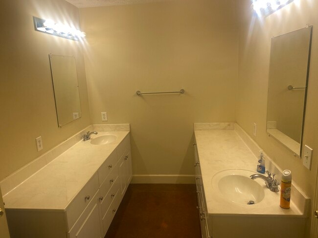 Foto del edificio - 2171 McGee Rd