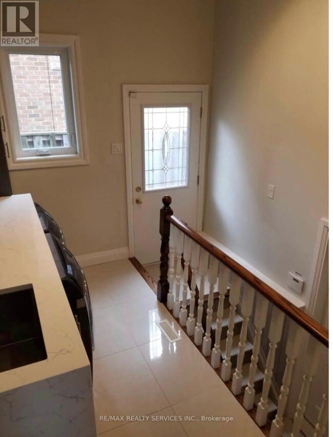 Building Photo - 1543 Polesden Dr