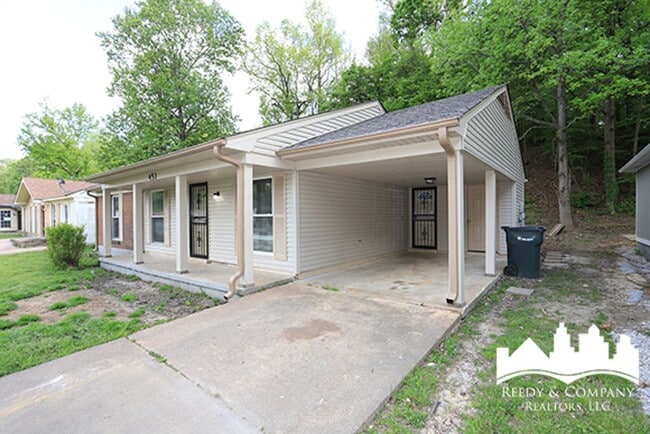Foto del edificio - 453 Fox Valley Dr