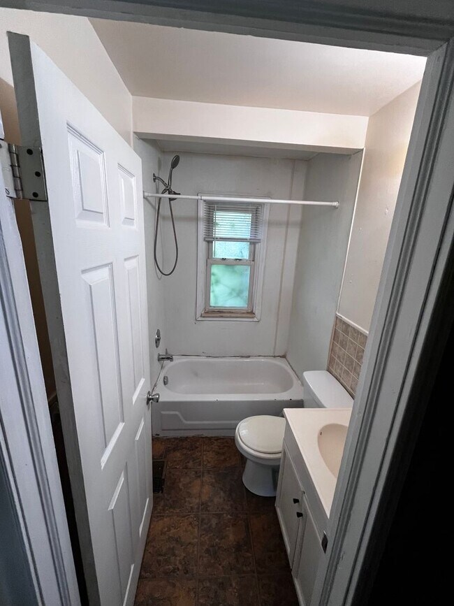 Foto del edificio - 2 Bedroom Home in Westland
