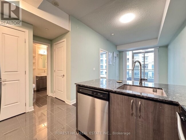 Building Photo - 9191 Yonge St