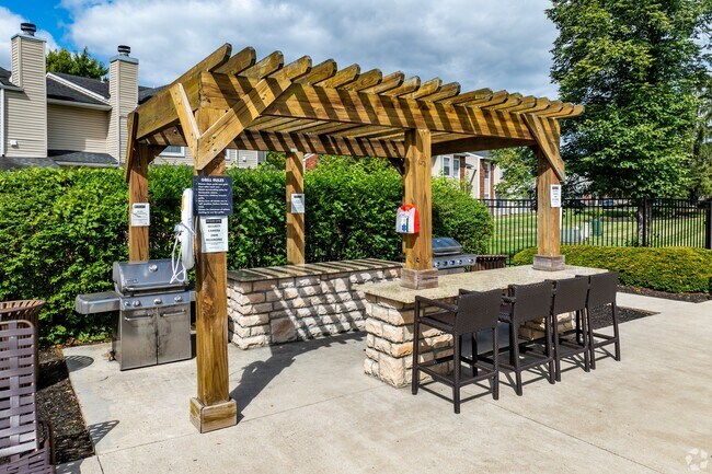 Estaciones de parrilla al aire libre - Hickory Creek