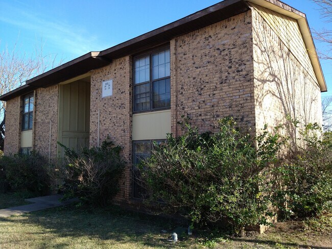 Building Photo - 105 Rio Grande Ct