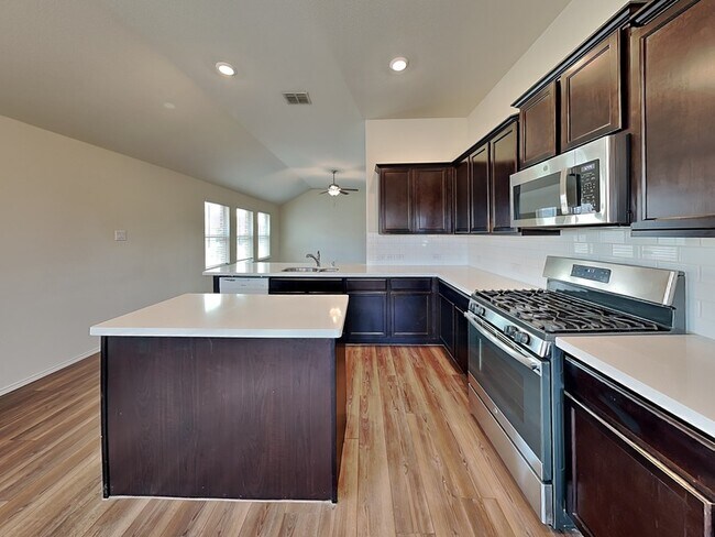 Building Photo - 316 Saguaro Dr