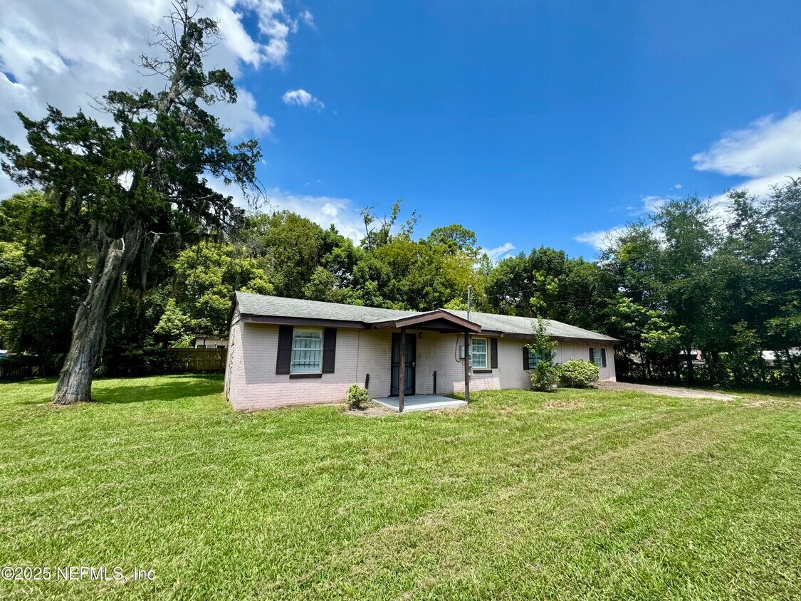 Foto principal - 2155 Belvedere St