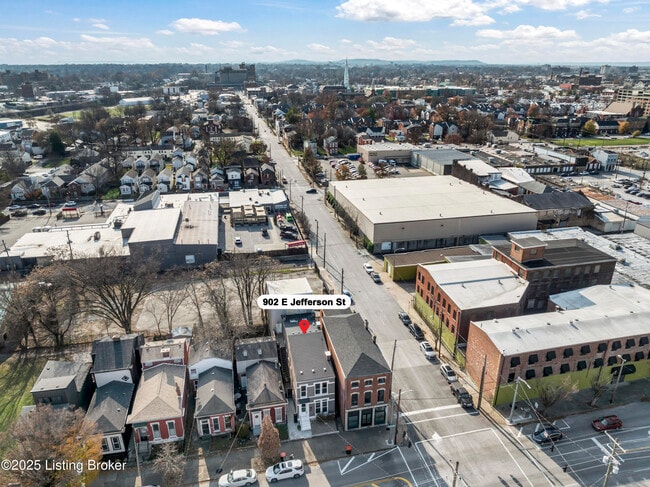 Building Photo - 902 E Jefferson St
