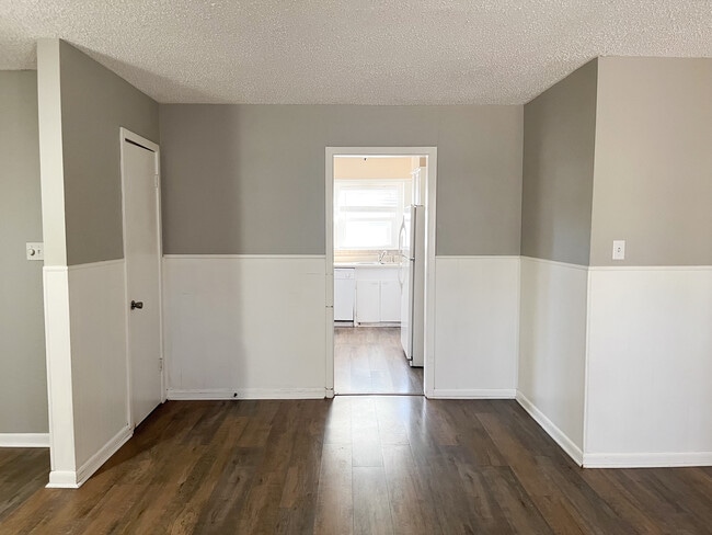 Foto del edificio - 2037 Bridge Ave