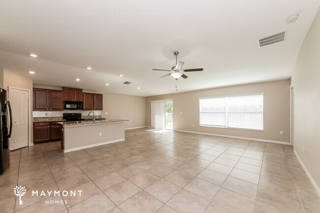 Foto del edificio - 6719 Trent Creek Dr