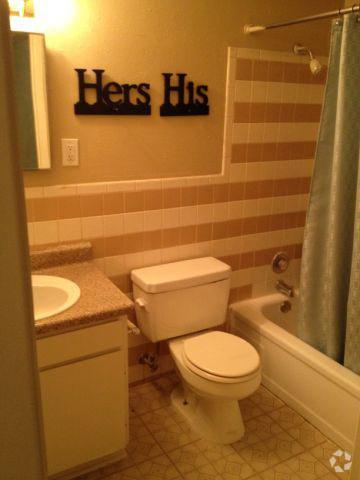 Bathroom - Lawnwood Apartments